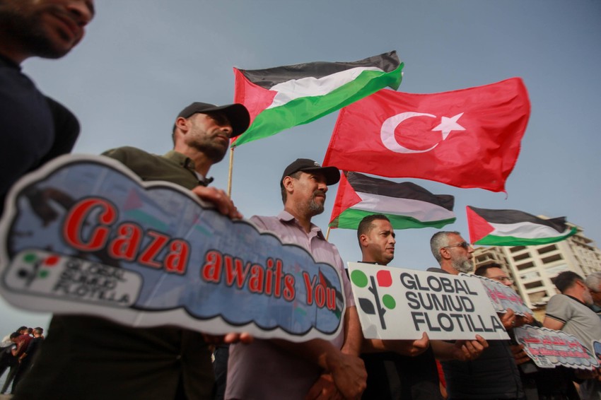 Palestinci u Gazi okupili su se kako bi pružili podršku aktivistima na brodu
