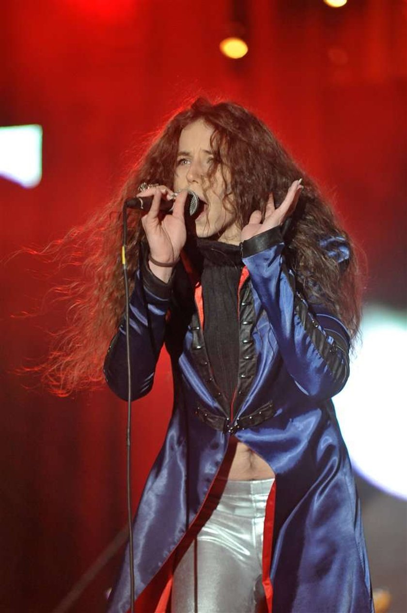 Michał Szpak pokazał pępuszek. Ładny? FOTO