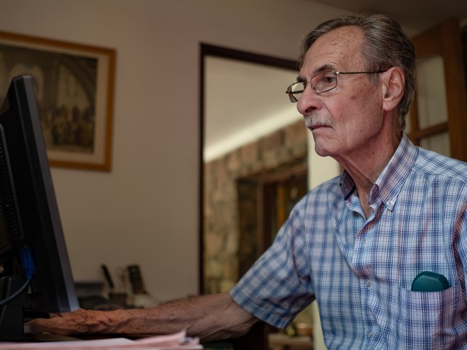 Zemunac (67) dao oglas nakon što mu je umrla supruga, pa zainteresovanim ženama pomenuo penziju (ilustracija)