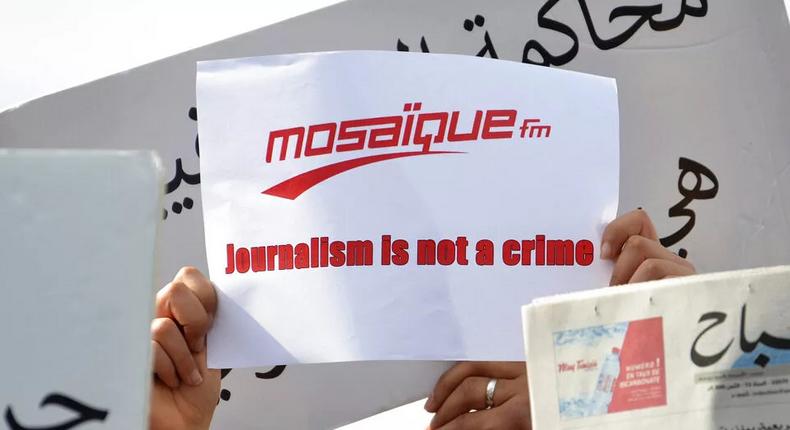 Tunisie : un journaliste poursuivi pour insulte contre fonctionnaire