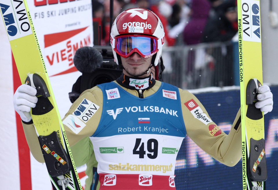 Austria, BAD MITTERNDORF, 2012-01-15T113613Z_01_HPB07_RTRIDSP_3_SKIJUMPING.jpg