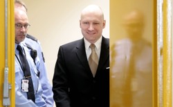 Wyrok ws. Andersa Breivika: Jego izolacja w więzieniu jest traktowaniem nieludzkim