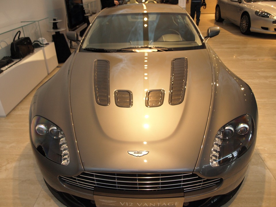 Aston Martin - salon w Polsce