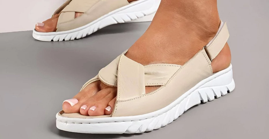 Te skórzane sandały są idealne na haluksy i szeroką stopę. "Kupię jeszcze inny kolor"