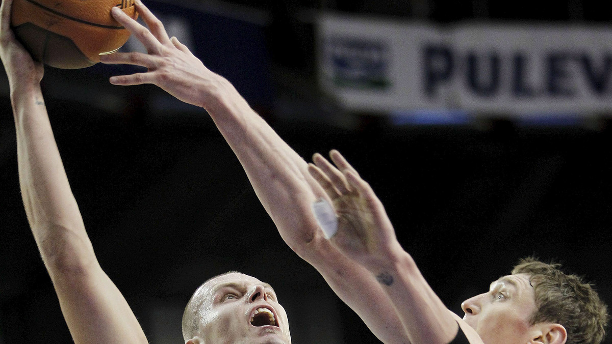 Maciej Lampe znalazł się w składzie Cleveland Cavaliers na mecze ligi letniej w Las Vegas. Silny skrzydłowy reprezentacji Polski powalczy zatem o stałe miejsce w drużynie, która właśnie straciła LeBrona Jamesa.