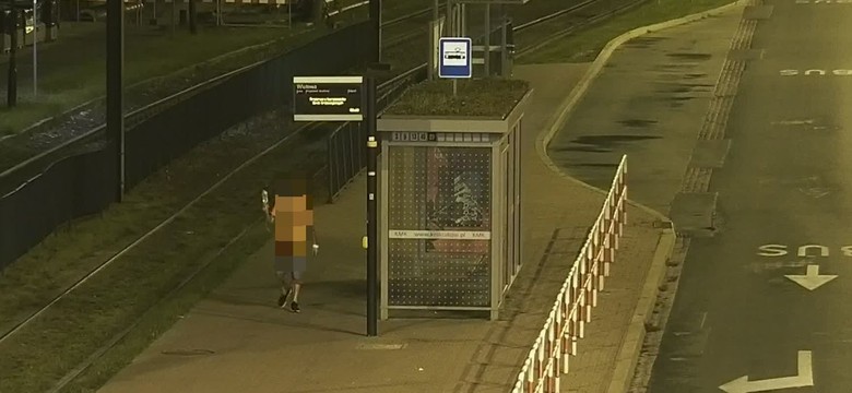 Szokujące sceny w środku nocy na jednej z ulic Krakowa. "Może chciał przejść na leczenie zdalne"