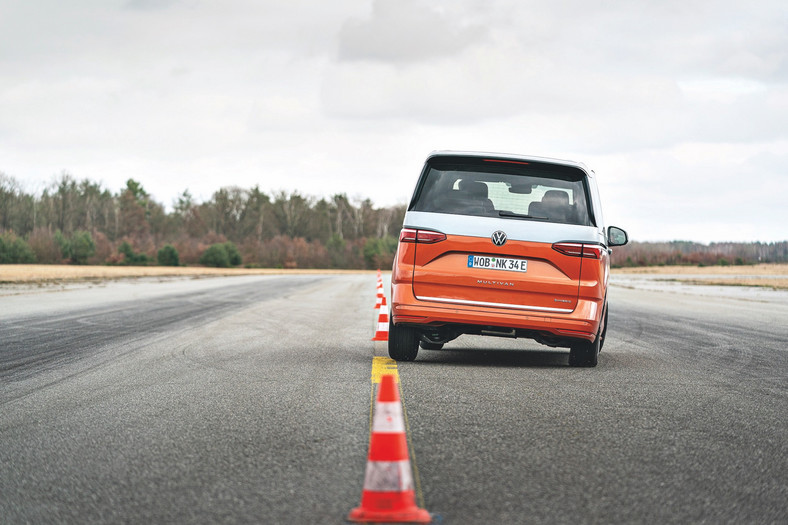 Volkswagen T7 Multivan 1.4 eHybrid (2022)