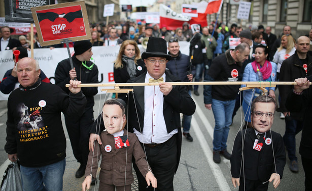 Frankowicze chcą komisji śledczej w sprawie kredytów walutowych. "Chcemy dochodzić naszego prawa i sprawiedliwości"