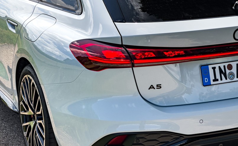 Nowe Audi A5 e-hybrid quattro