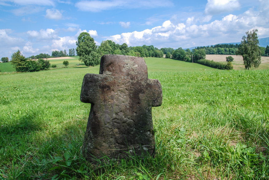 Kamienne krzyże pojednania - pamiątki zbrodni i przebaczenia sprzed wieków