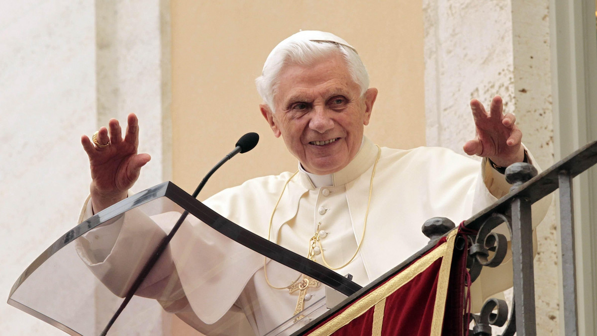 Benedykt XVI podczas spotkania z wiernymi w Castel Gandolfo nawiązując do tragedii w Norwegii zaapelował o to, by porzucić drogę nienawiści i logikę zła.
