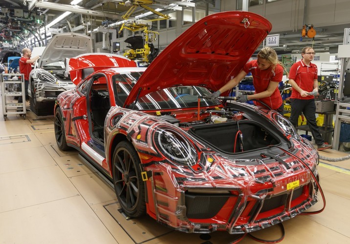 Produkcja samochodów sportowych Porsche w Stuttgarcie