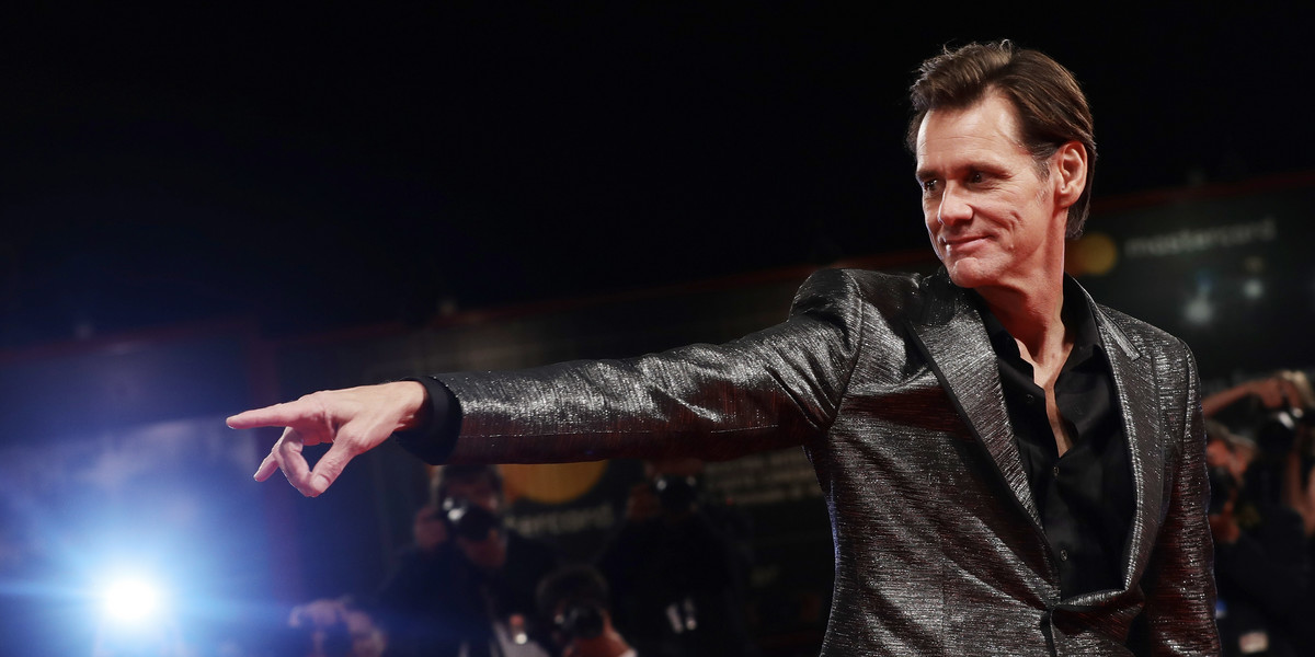 Jim Carrey tries to explain the very, very strange interview he gave at New York Fashion Week: 'Who's Jim Carrey?'
