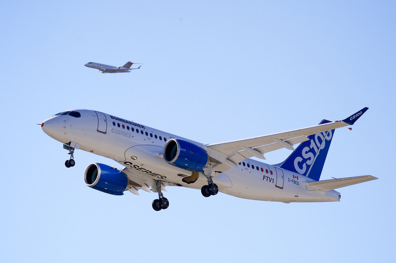 Bombardier CS100 - pierwszy lot