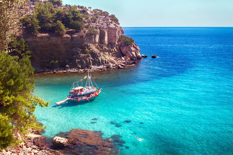 Marble Beach na wyspie Thassos z krystalicznie czystą wodą, fot. Getty Images / puflic_senior