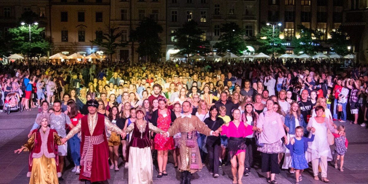 Widowiska taneczne będzie można obejrzeć w czasie Festiwalu Tańca Dworskiego - można też wziąć udział w darmowych warsztatach tanecznych