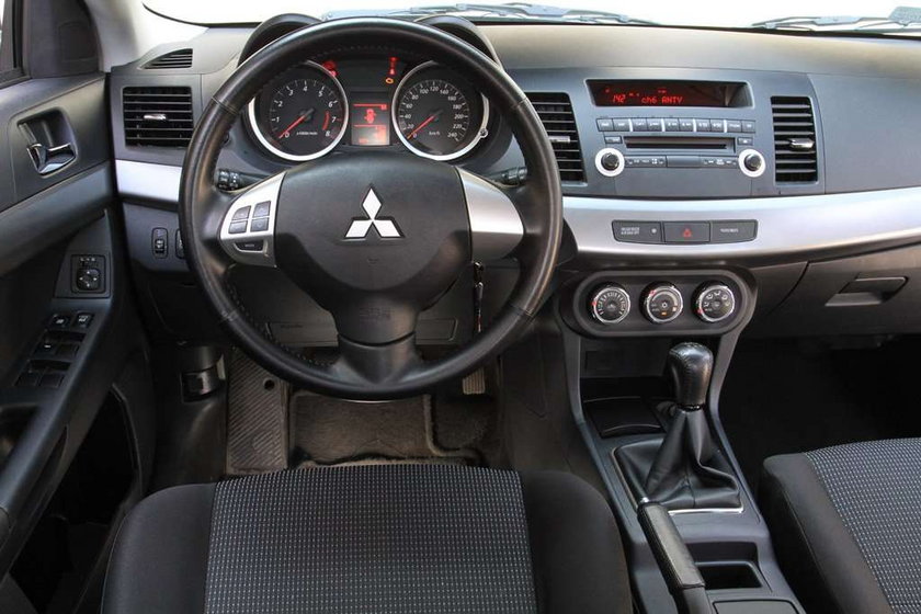 Mitsubishi Lancer kontra Citroen C4 i Opel Astra: kompakty tylko na pozór podobne