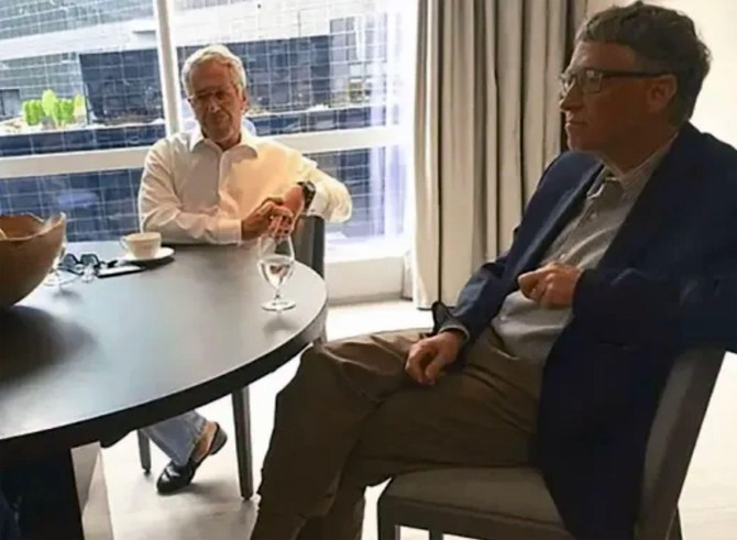 Bil Gejts i Epstajn