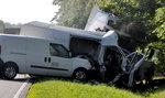 Tragiczny wypadek busa. Zginęły dwie osoby