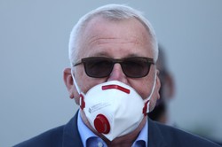 Prezes Naczelnej Rady Lekarskiej: Coraz więcej zakażeń, coraz cięższy przebieg