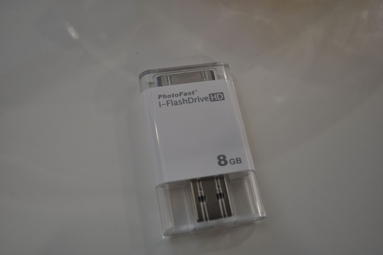 Pierwszy pendrive do iPada