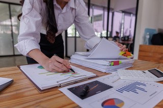 Z uproszeń w rachunkowości mogą korzystać nie tylko jednostki małe i mikro