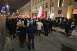 Warszawa: "Spontaniczny sylwester" w obronie polskich mediów