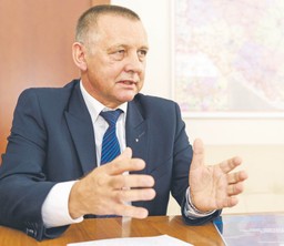 „zdemoralizowani, przekupieni”. banaś przerywa milczenie o kulisach rz