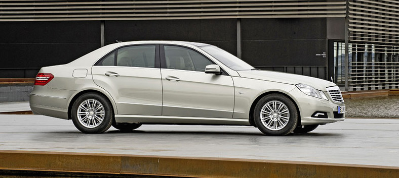 IAA Frankfurt 2009: Mercedes-Benz E - kombi nadjedzie jesienią, sedan kupiło 40 tys. osób