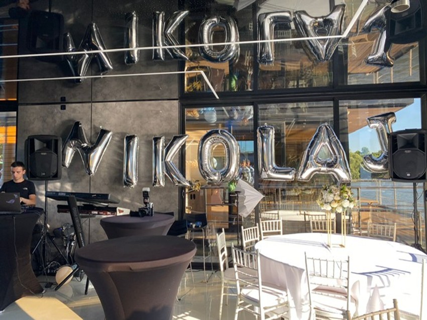 Slavlje povodom rođenja sina Tare Simov