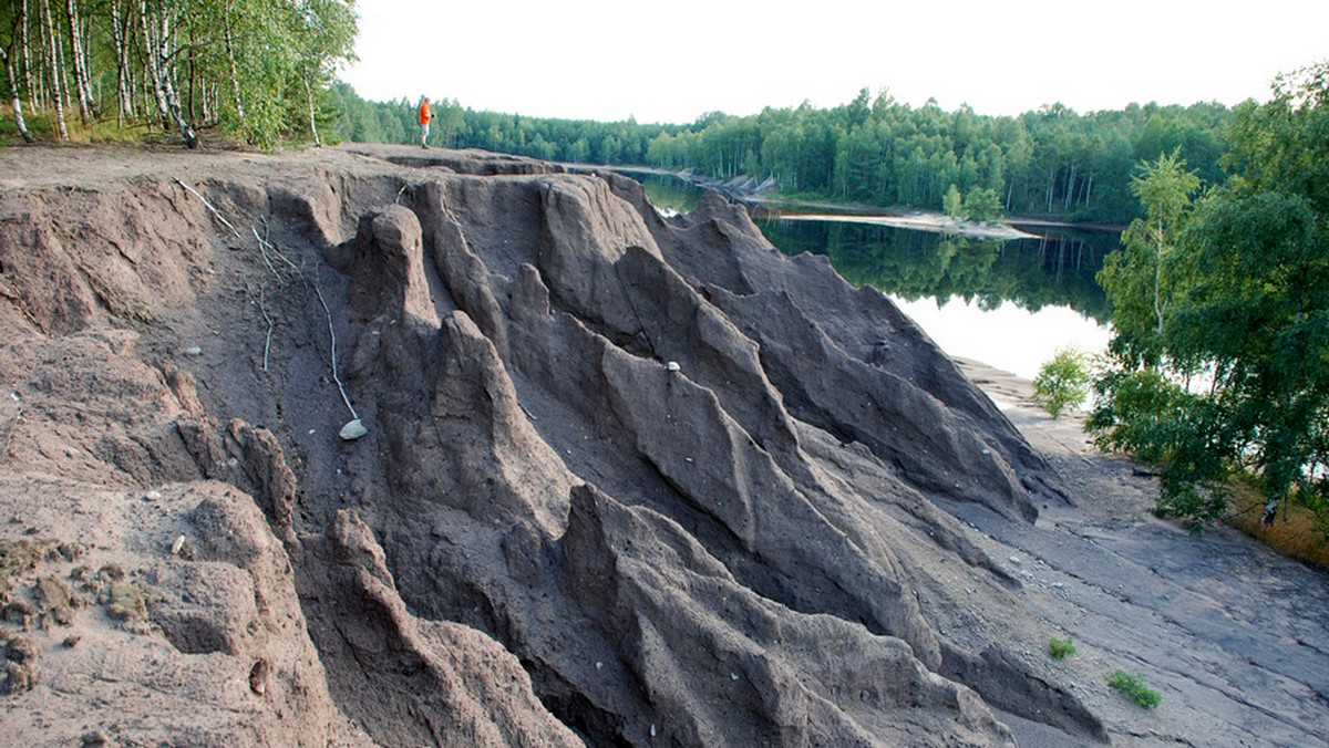 "Dawna kopalnia Babina" - ścieżka, przebiegająca przez Geopark Łuk Mużakowa jest już dostępna dla turystów. Trasa ukazuje najciekawsze elementy wieloletniej historii górniczej okolic Łęknicy, gdzie do lat 70. ubiegłego wieku istniała kopalnia "Babina".