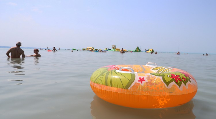 Ez történik a Balatonnal. Fotó: Blikk