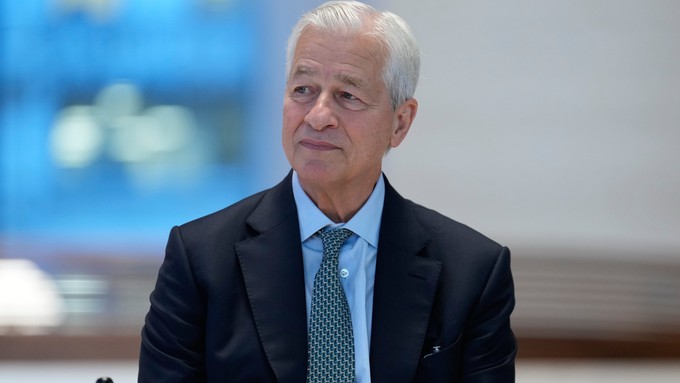 AI će ukinuti mnoga radna mesta! Poznati ekonomista upozorava