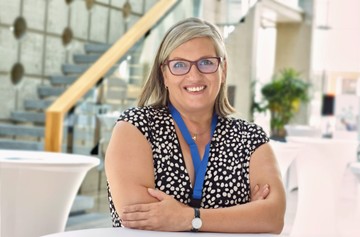 dr. Lám Judit,  a Semmelweis Egyetem Egészségügyi Menedzserképző Központ operatív igazgatóhelyettese
