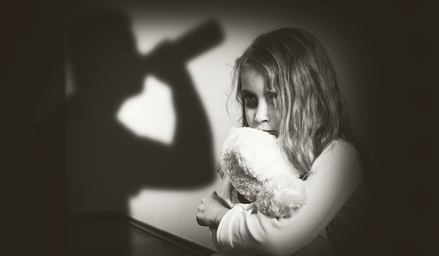 Generacijska trauma je nevidljivi emocionalni teret koji se godinama uvija u svest potomaka