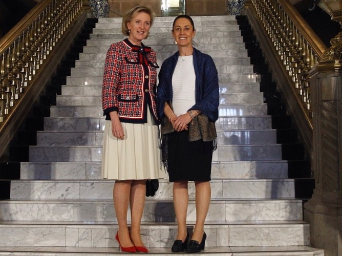 Księżniczka Belgii Astrid i burmistrz miasta Meksyk Claudia Sheinbaun
