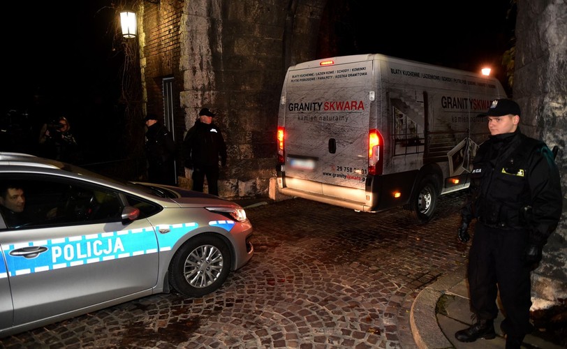 EKSHUMACJA CIAŁ PARY PREZYDENCKIEJ NA WAWELU