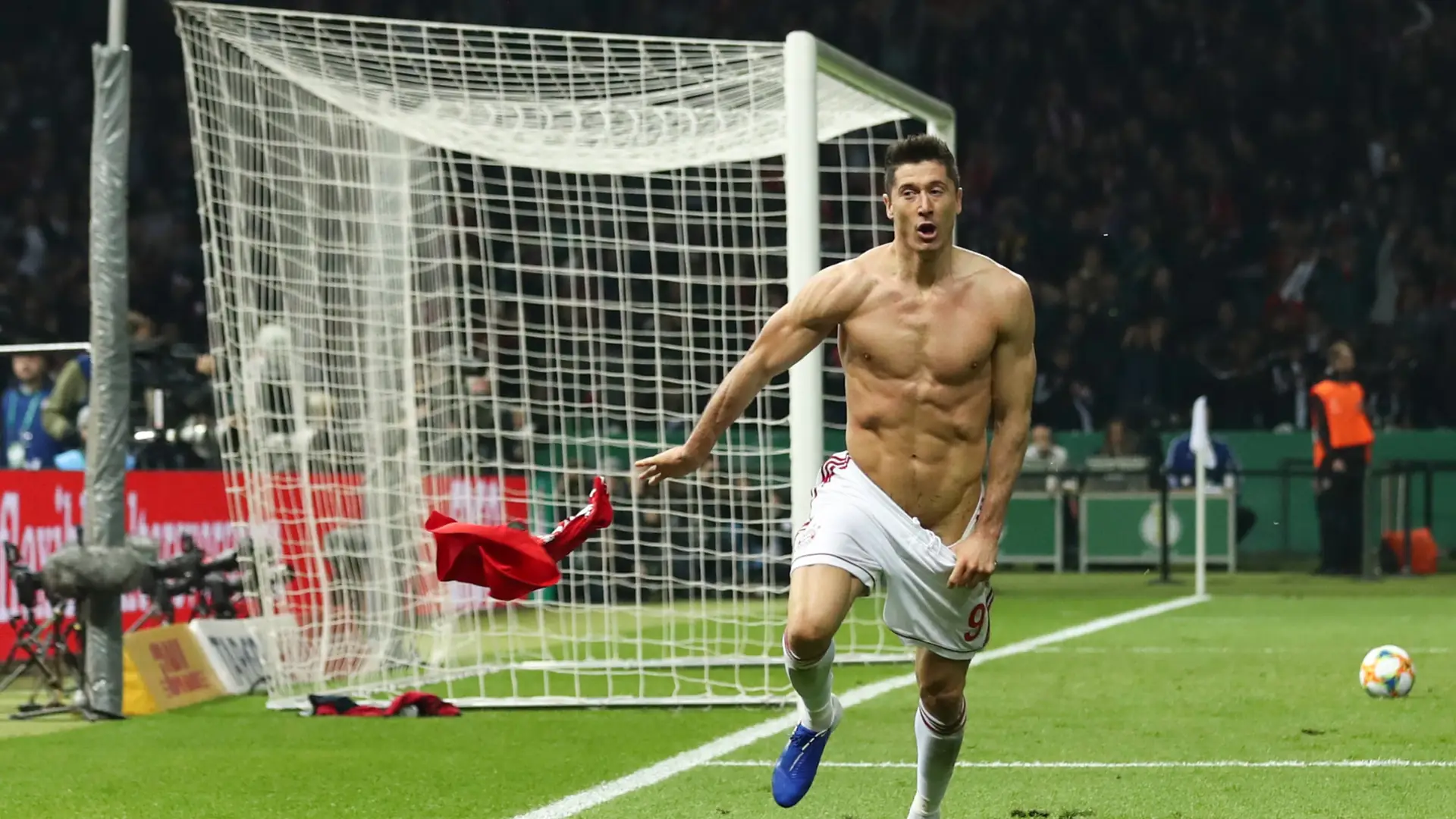 Robert Lewandowski bohaterem zdjęcia roku 2019. "Nietypowa radość" polskiego napastnika