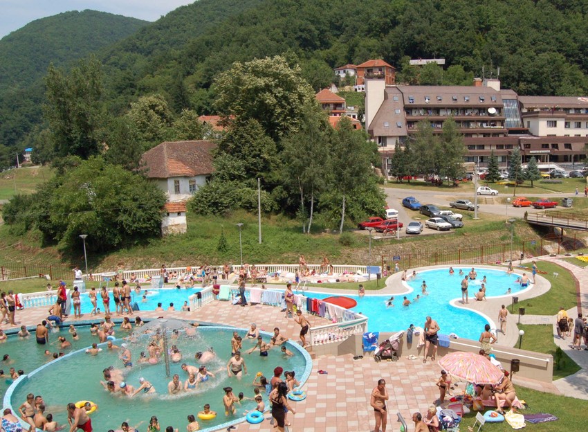 Sijarinjska banja ima 18 izvora mineralne vode i gejzira