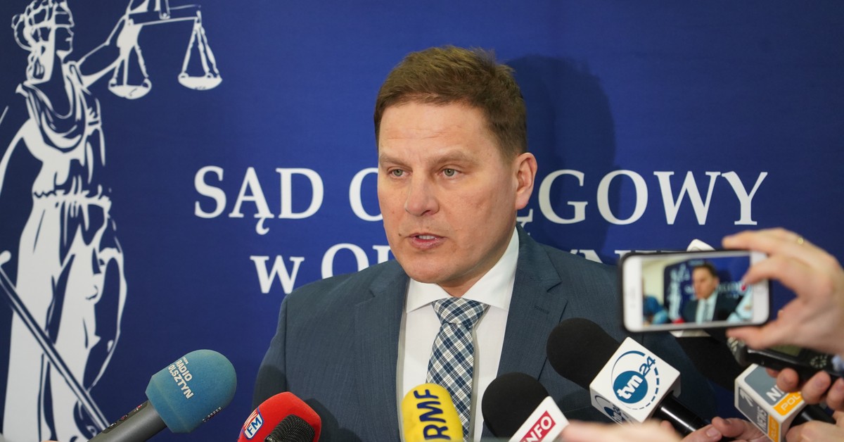 Rekordowa sprawa karna w Olsztynie: 1,6 tys. tomów akt przyjechało ciężarówką. "System nie jest gotowy"