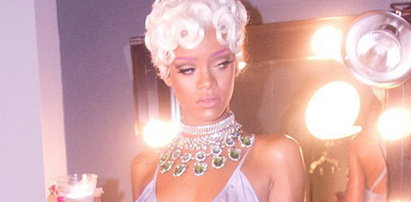 Rihanna w wersji blond w teledysku „Pour it up"