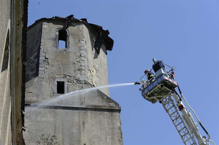 Pożar w zabytkowym kościele. Runęła wieża