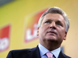Kwaśniewski: Niech premier i prezydent pójdą razem na kolację