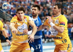 W meczu na szczycie piłkarze ręćzni Orlen Wisły pokonali Vive Tauron