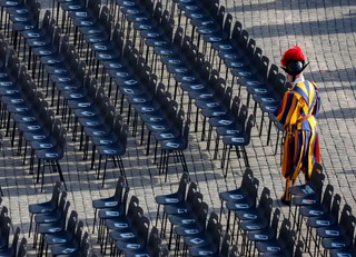 Plac św. Piotra w sobotę najlepiej strzeżonym miejscem na świecie
