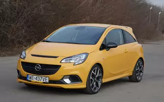 Opel Corsa GSi - mała, przyjemna zabaweczka