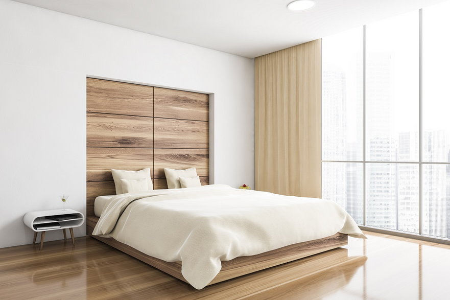 Łóżko drewniane / shutterstock 