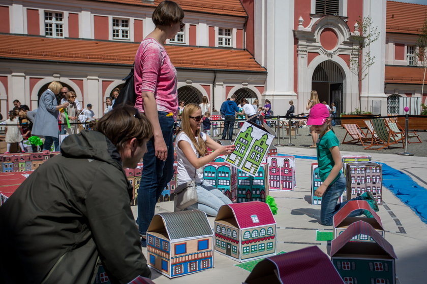 Piknik urbanistyczny na dziedzińcu UMP