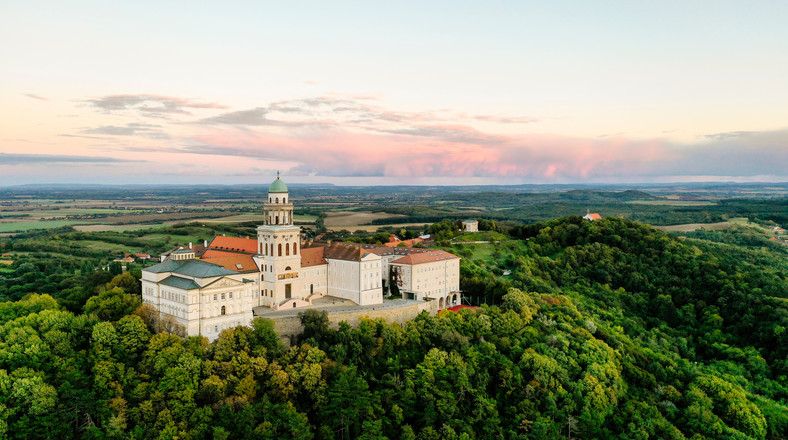 Opactwo benedyktyńskie Pannonhalma i jego otoczenie