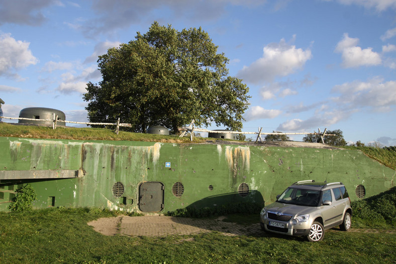 Skoda Yeti wśród fortyfikacji. 100 kilometrów bunkrów Hitlera